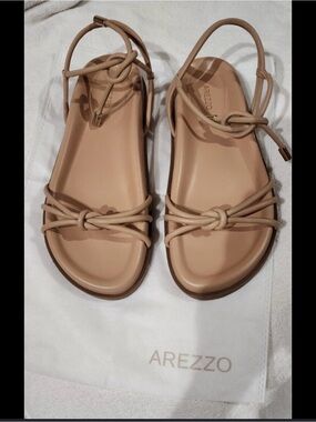 AREZZI Camila Women's Flat Nude Knot-Strap Sandals. NIB So cute and stylish. 🥰